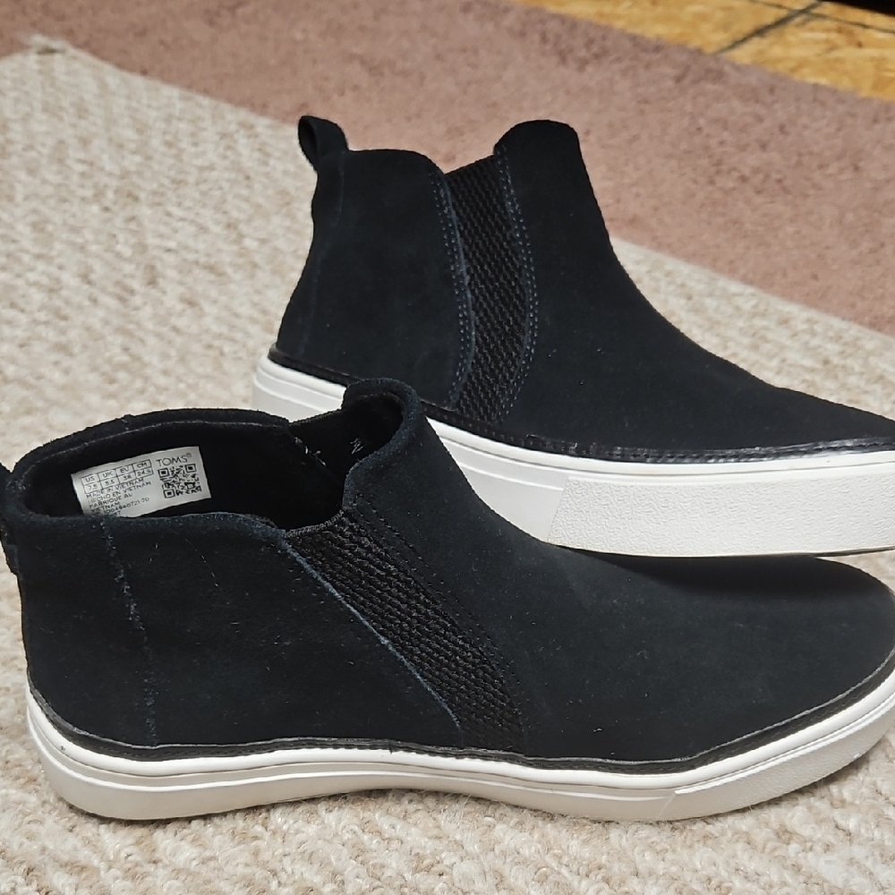 Toms Black and White Ankle Boots with Elastic Panels